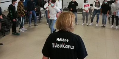 Le théâtre improvisé et interactif en milieu scolaire